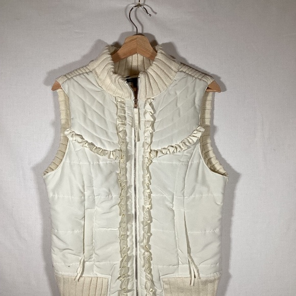 IN STUDIO Ruffled Vest Womens Medium - Picture 1 of 5